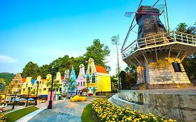 บรุคไซด์ วัลเล่ย์ รีสอร์ท